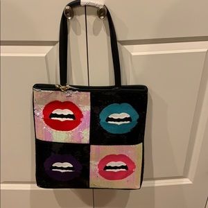 Lip tote bag